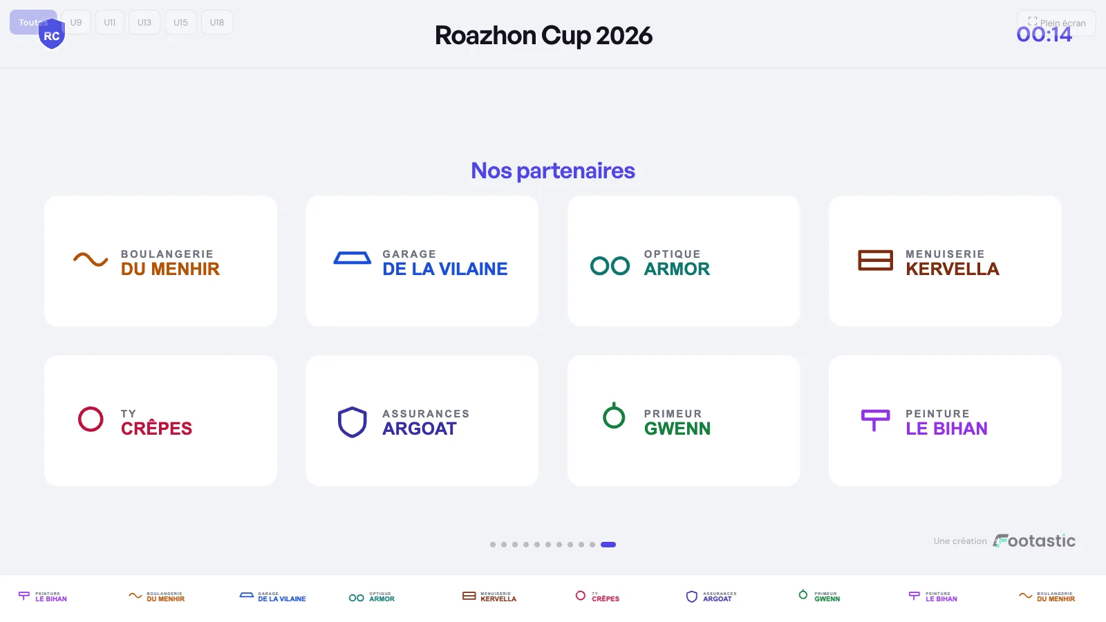 L'écran TV de Footastic CUP mettant en avant les partenaires du club